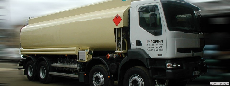 Camion citerne pétrolier 26000 en 7